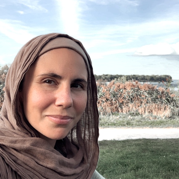 Meet your Posher, Pardis - Picture 1 of 1